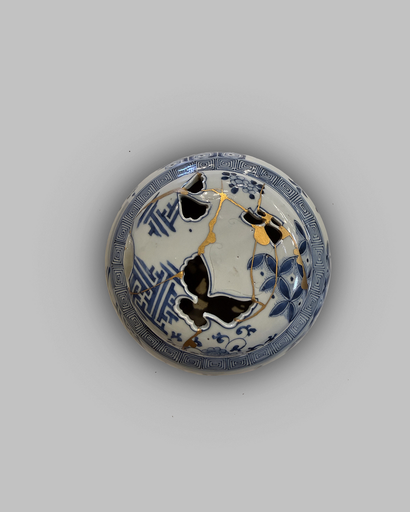 Kintsugi jar with original box