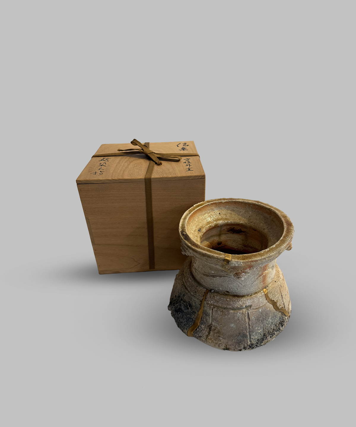 Mizusashi with Kintsugi