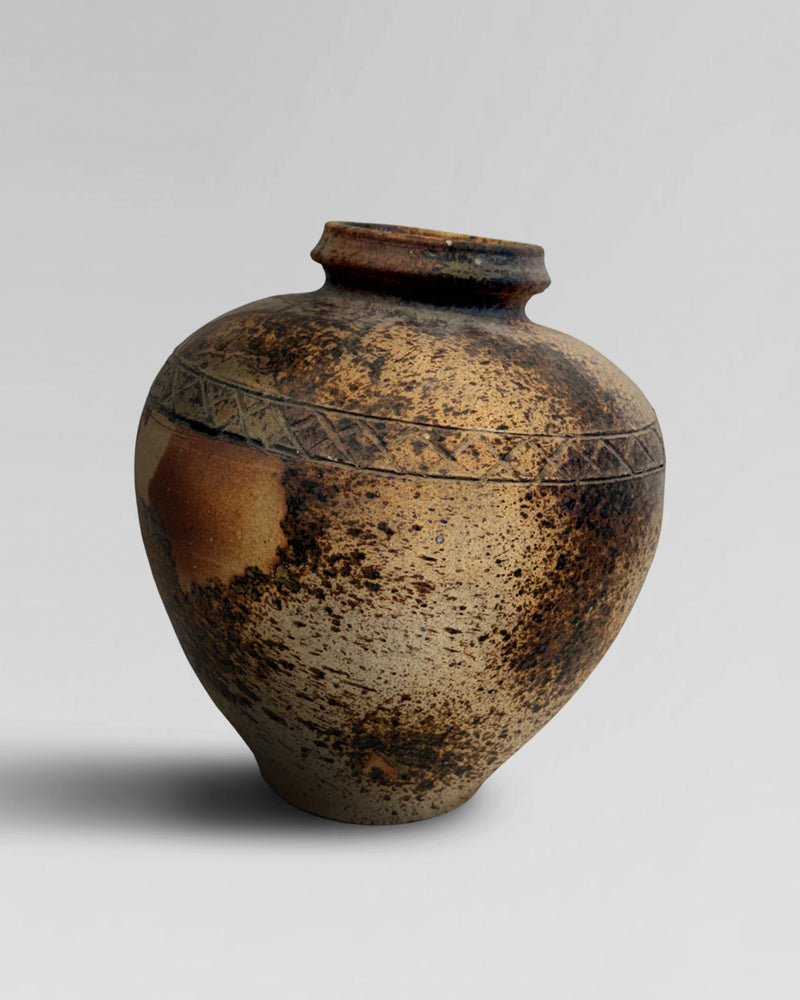 Wabi sabi pot from Shigaraki