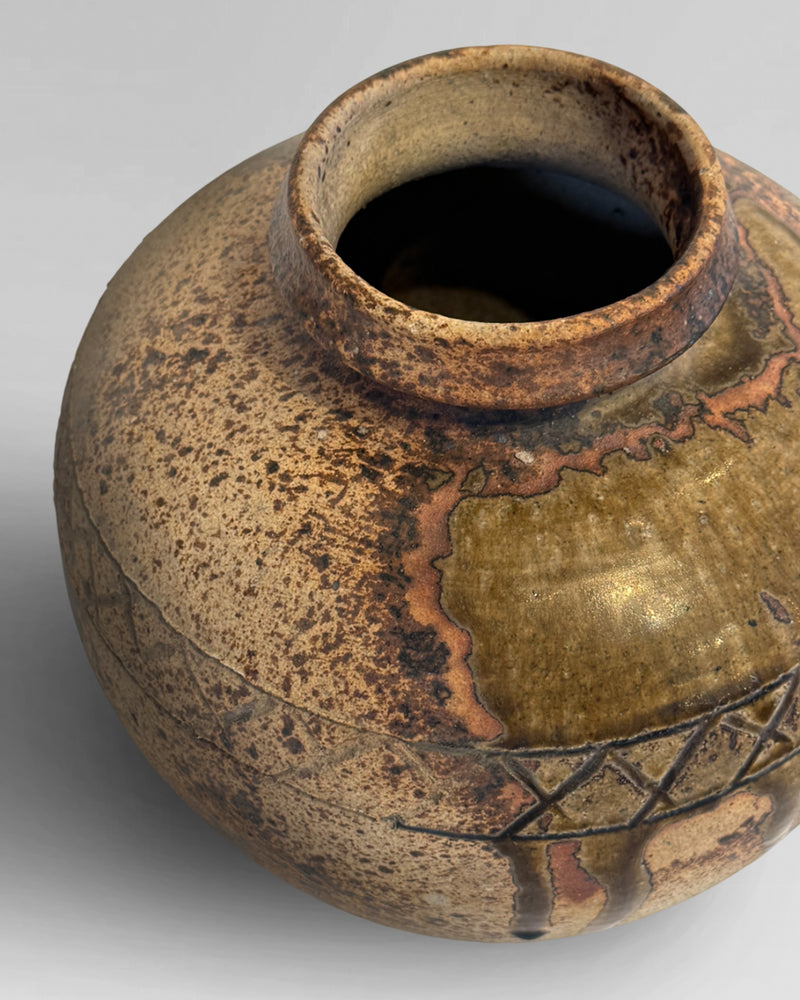 Wabi sabi pot from Shigaraki