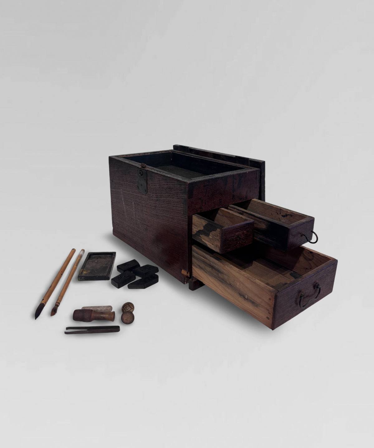 Antique Sumie ink painter's box, Meji period, late 1800's - early 1900's.