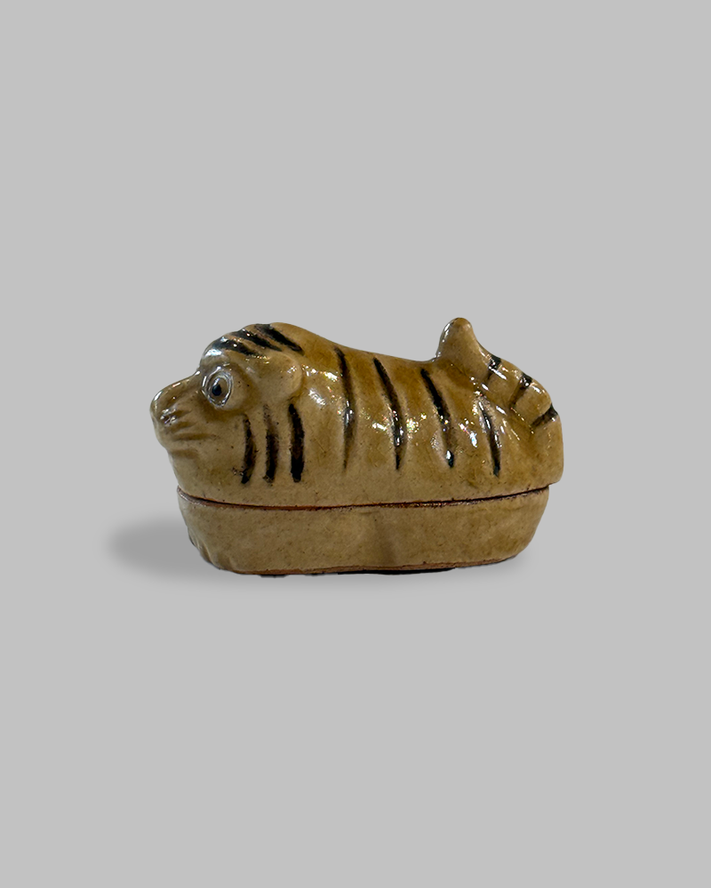 Mid Centuey ceramic tiger box from Japan