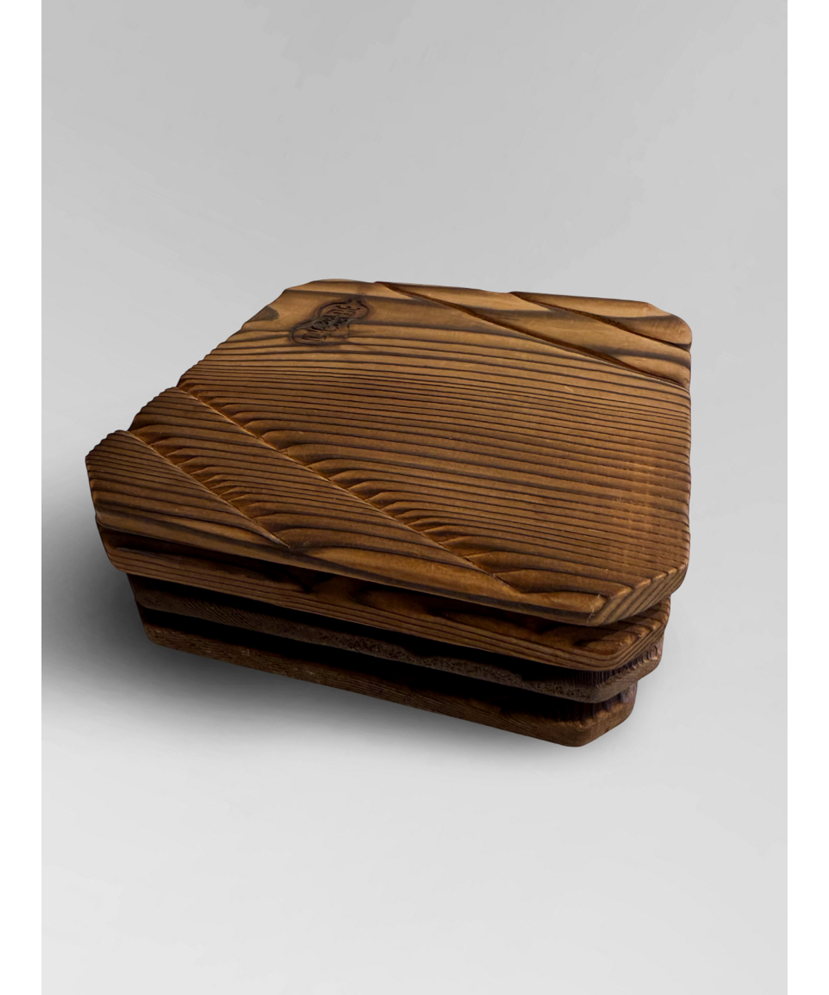 4 cedar wood stands