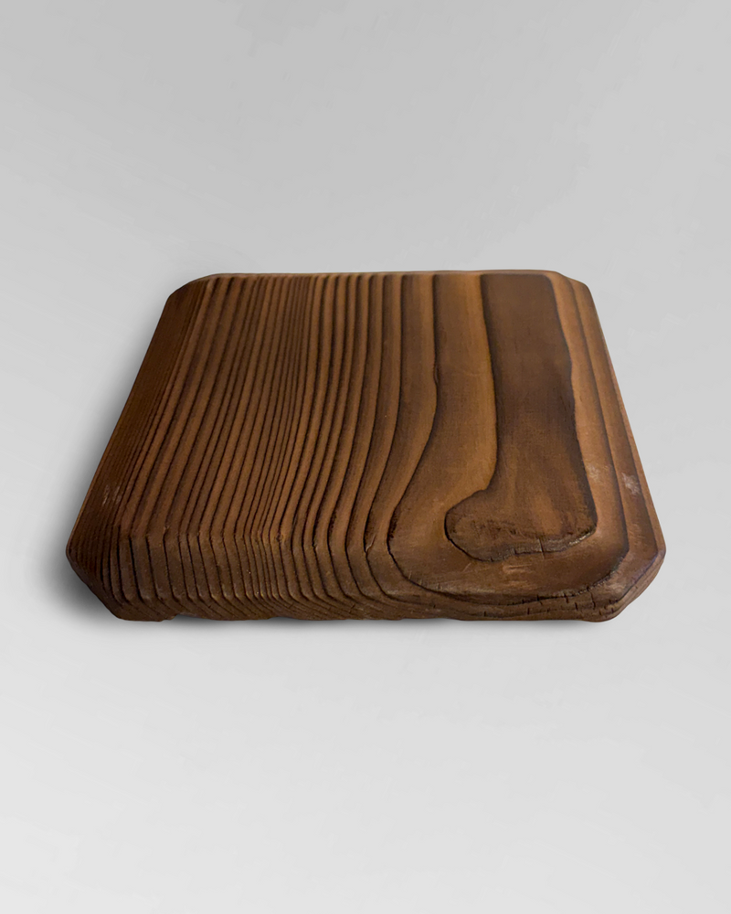 4 cedar wood stands