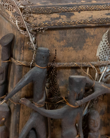 Lupong Manang, Shaman Backpack