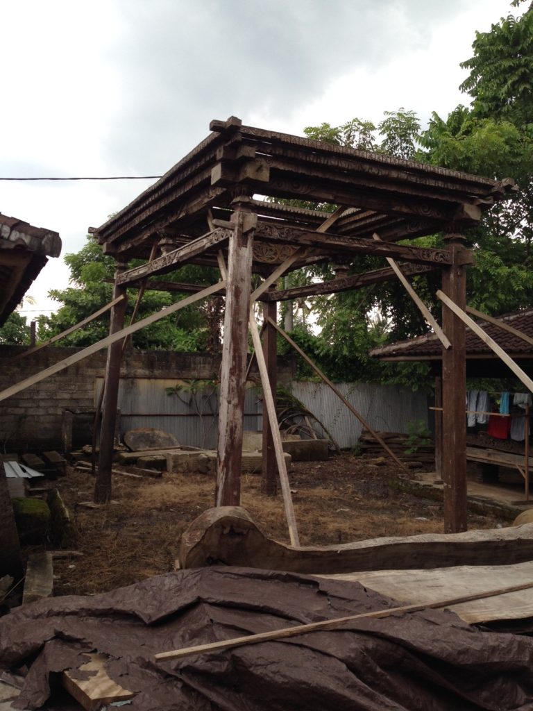 ‘Joglo’ is the architectural vernacular for Javanese structures. Built to last, they are made of teak wood, which is beautiful as well as an enduring outdoor material. They are constructed without nails or screws using a variety of joinery techniques including ‘Mortise and Tenon’, 'Half-Lap' and 'Tongue and Groove'. The four tallest columns or ‘King Posts’ form the central part of the house or pavilion. Consecutively shorter columns extend outward to carry the rest of the sloping roof creating a vaulted central area. It relies on this tall main structure for support rather than the bearing walls of western styles which would inhibit crucial, natural ventilation.